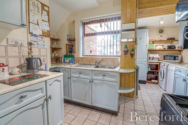 12, Clarence Road, Brentwood photo 4