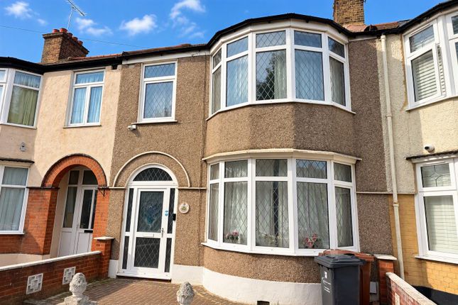 91, Lyndhurst Gardens, Barking photo 4