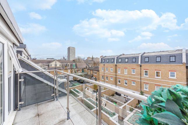 Terraced house for sale in Warriner Gardens, Prince Of Wales Drive, London
