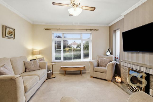 Highbury Avenue, Hoddesdon photo 2