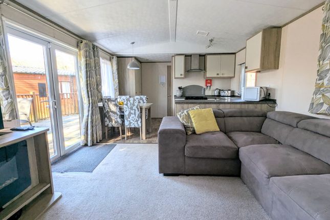 27 Foxes Walk, Finlake Holiday Park, Newton Abbot photo 4