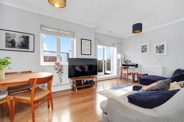 Flat for sale in Island Row, London