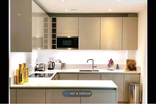 Flat, Rochester Place, London photo 2