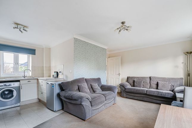 19 Elgar Close, Swindon photo 2