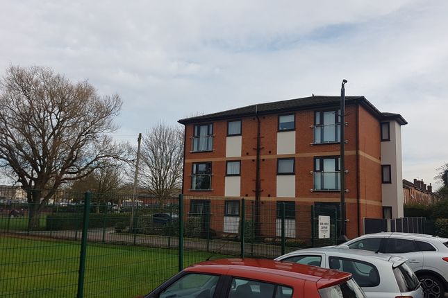 Thumbnail Flat to rent in Park Avenue, Aughton, Ormskirk