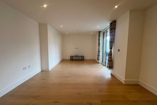 Flat 18 Yardley Court, 1, Garnet Place, Yiewsley, West Drayton photo 3