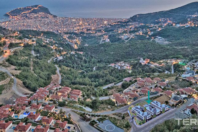Villa for sale in Alanya, Tepe, Alanya, Antalya Province, Mediterranean, Turkey