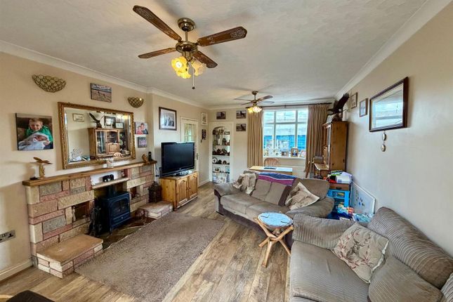 251, Longridge, Knutsford photo 2