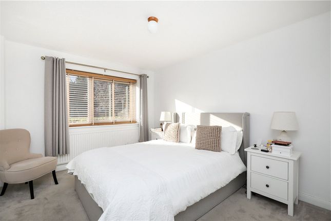 14, Nutborn House, Wimbledon photo 3
