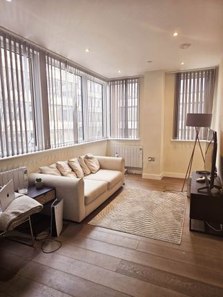 Flat to rent in Broadway House, High Street, Bromley