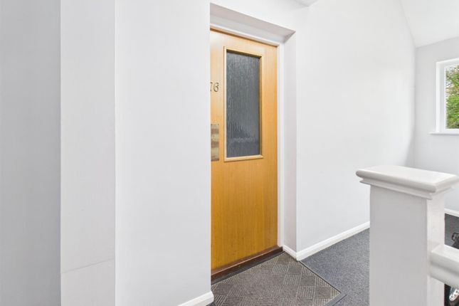 76, Dale Close, Colchester photo 4