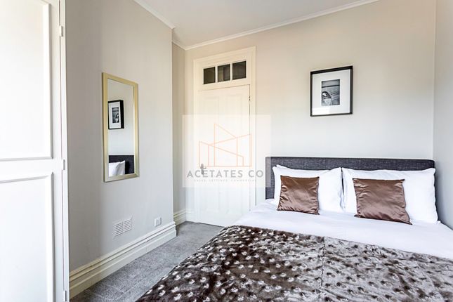 Flat to rent in Fulham Road, Parsons Green, London