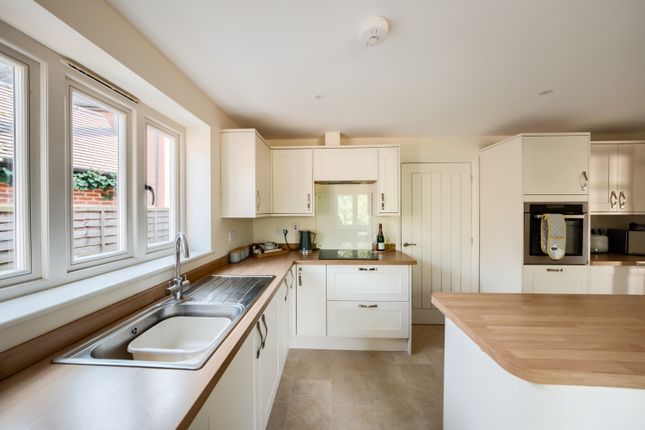 Oakdene, Stratford-upon-Avon photo 4