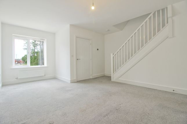 2, Longhorn Close, Uttoxeter photo 4