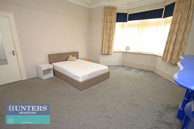 Room to rent in Claremont Villas, Bradford