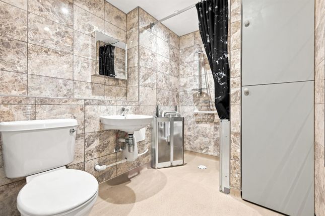 Regency Lodge, 21, Albert Road, Buckhurst Hill photo 3