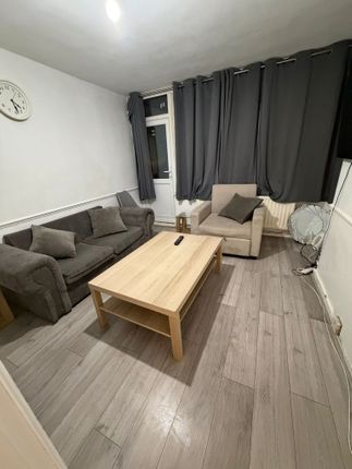 Pynham Close, Abbey Wood photo 3