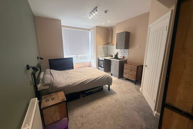 1-bed flat on Room 1, 18 Neale Street, Nottingham, £750/mo