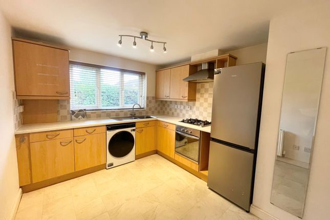 22, Leamington Spa photo 2