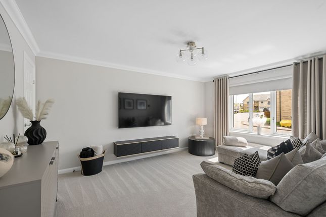 26 Mossend Crescent, West Calder photo 4