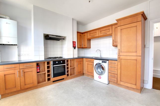 Thumbnail Flat to rent in North Street (Lc418), Clapham