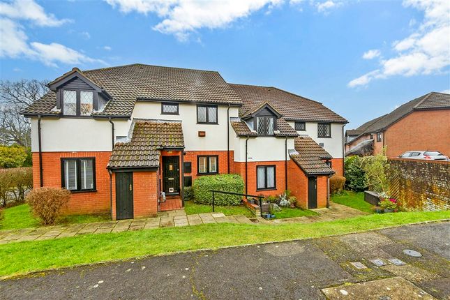 2-bed flat on Harrowlands Park, Dorking, £375,000
