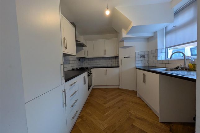 16, Russet Grove, Scarborough photo 4