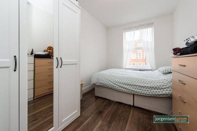Flat B, London photo 4