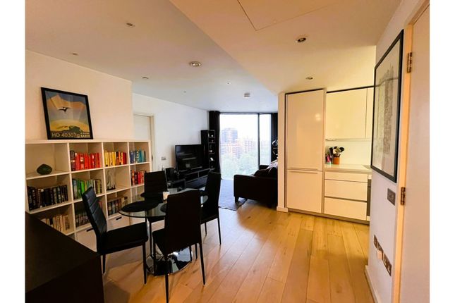 Thumbnail Flat for sale in 8 Walworth Road, London