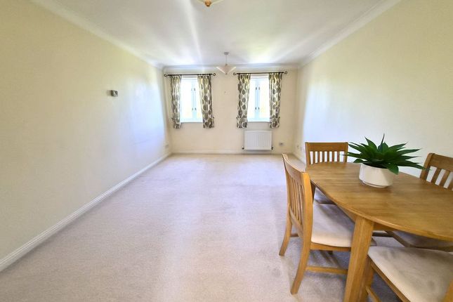 19, Bunce Drive, Caterham photo 2