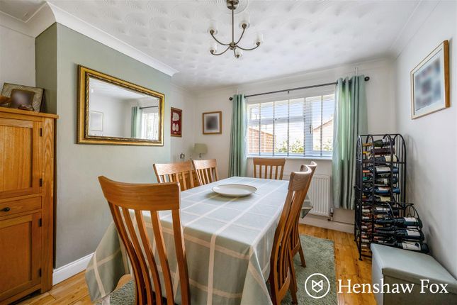 27, Middle Road, Southampton photo 5