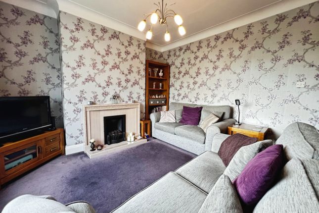 7, Blakehill Avenue, Bradford photo 5