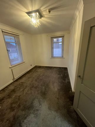 8, Gartlea Avenue, Airdrie photo 2
