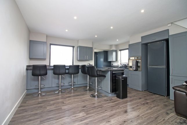 21, Brown Street, Thornton-Cleveleys photo 3
