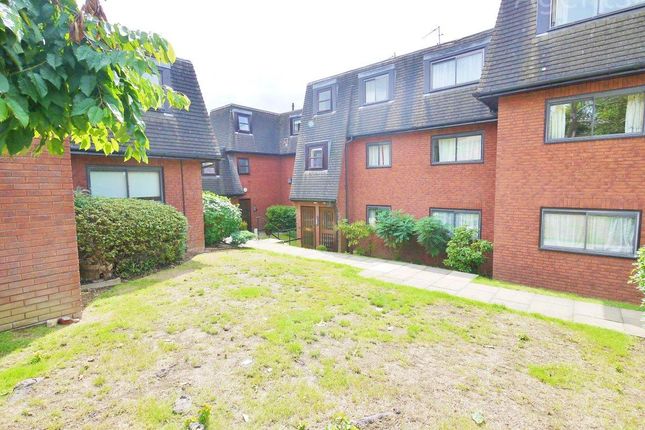Flat to rent in Watford Road, Northwood