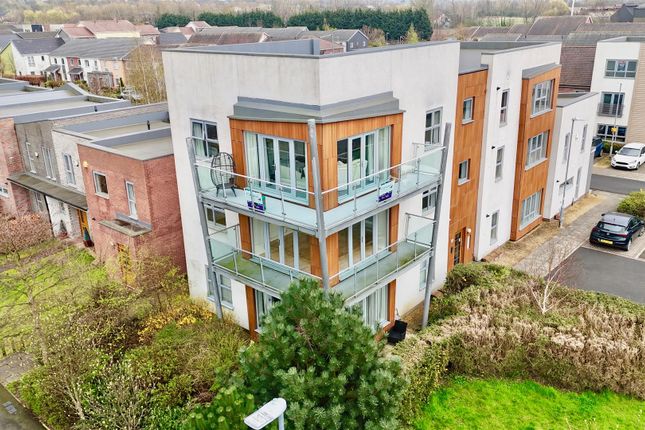 Flat for sale in Bewick Courtyard, Northside, The Staiths NE8