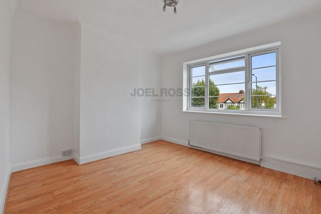 Flat to rent in Ealing Road, Wembley