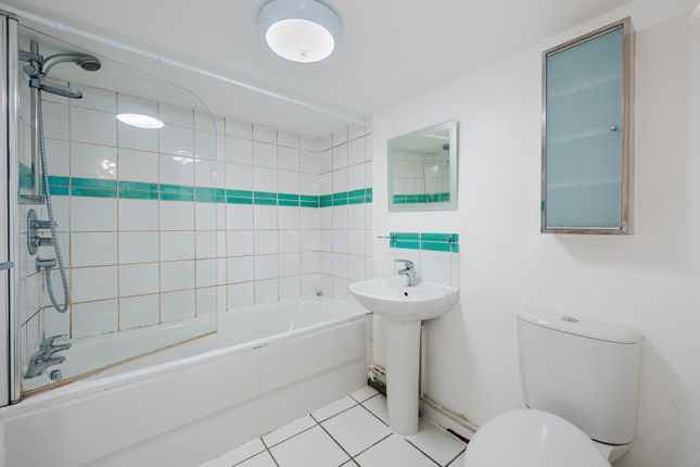 Flat for sale in Mallinson Road, London