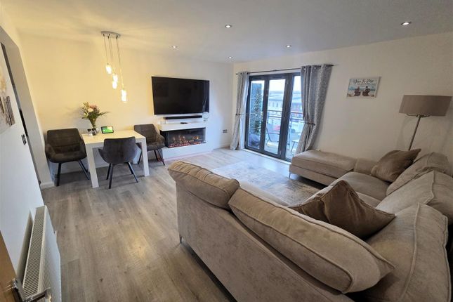 42, St Stephens Court,, Swansea photo 4
