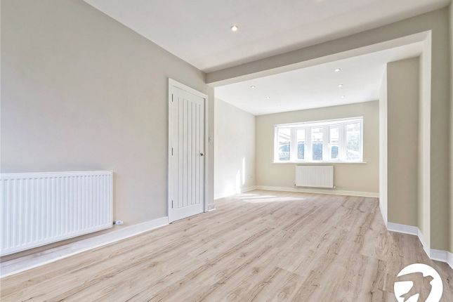 11, Andrew Close, Dartford photo 2