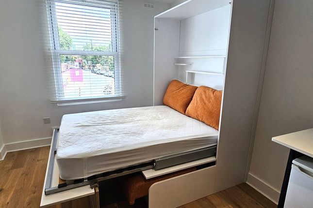 286c, Chiswick High Road, London photo 4