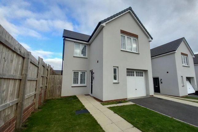 1 Curlew Drive Front.Jpg