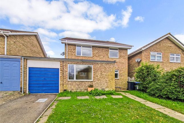 Detached house to rent in Pendean, Burgess Hill, West Sussex