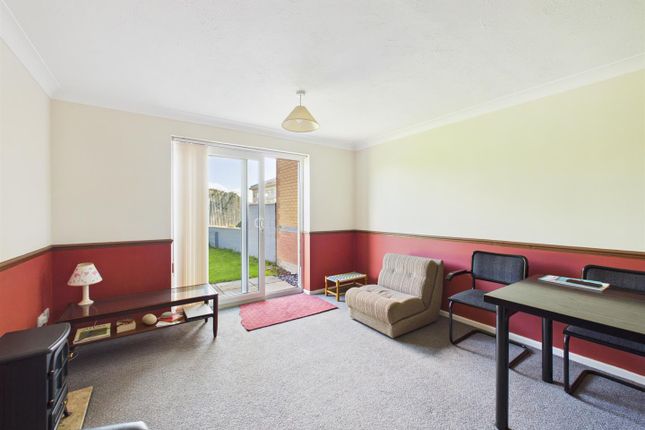 3, Tythegston Close, Porthcawl photo 3