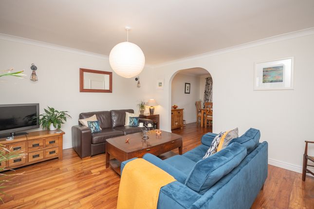 15, Glen Rosa Gardens, Cumbernauld photo 2