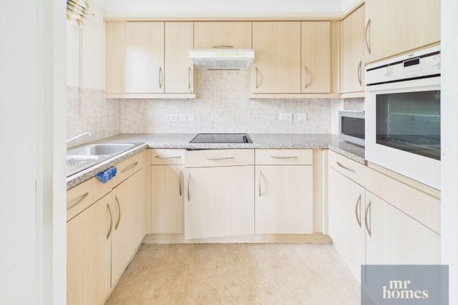 44 Pritchard Court, Cardiff Road, Cardiff photo 3