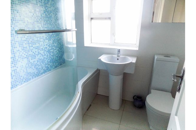 Room 4, Blackmore Crescent, Woking photo 4