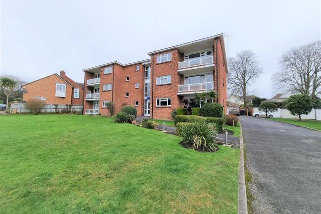 Flat to rent in Pascoe Close, Parkstone, Poole