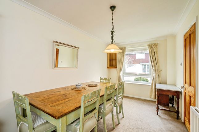 2, Gilpin Close, West Sussex photo 3
