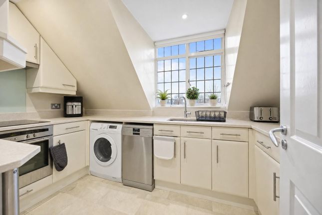 34a, Tudor Close, London photo 2
